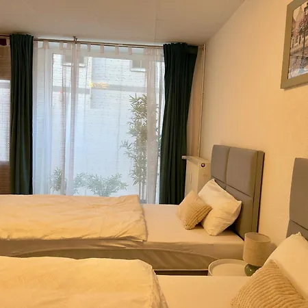 Апартаменты Apartmenthaus Doebeln Zentrum 01
