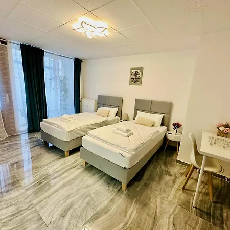 Apartmenthaus Doebeln Zentrum 01 *
