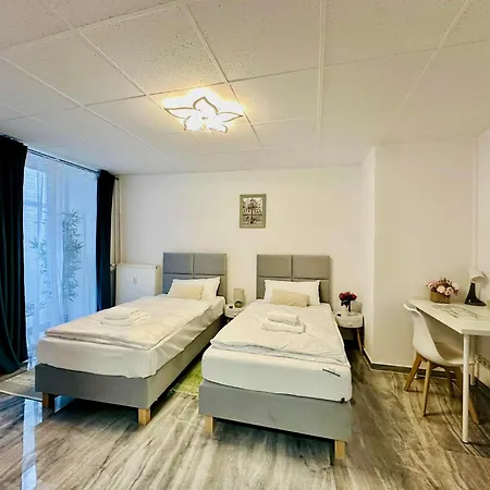 Апартаменты Apartmenthaus Doebeln Zentrum 01