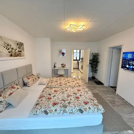Apartmenthaus Zentrum 01 דירה *