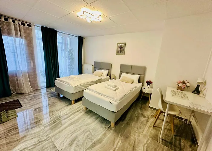 Apartmenthaus Doebeln Zentrum 01 *